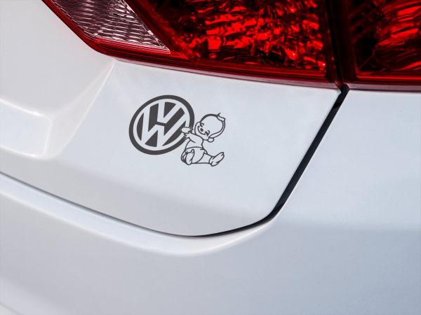 Automobilio lipdukas “Volkswagen su kūdikiu”