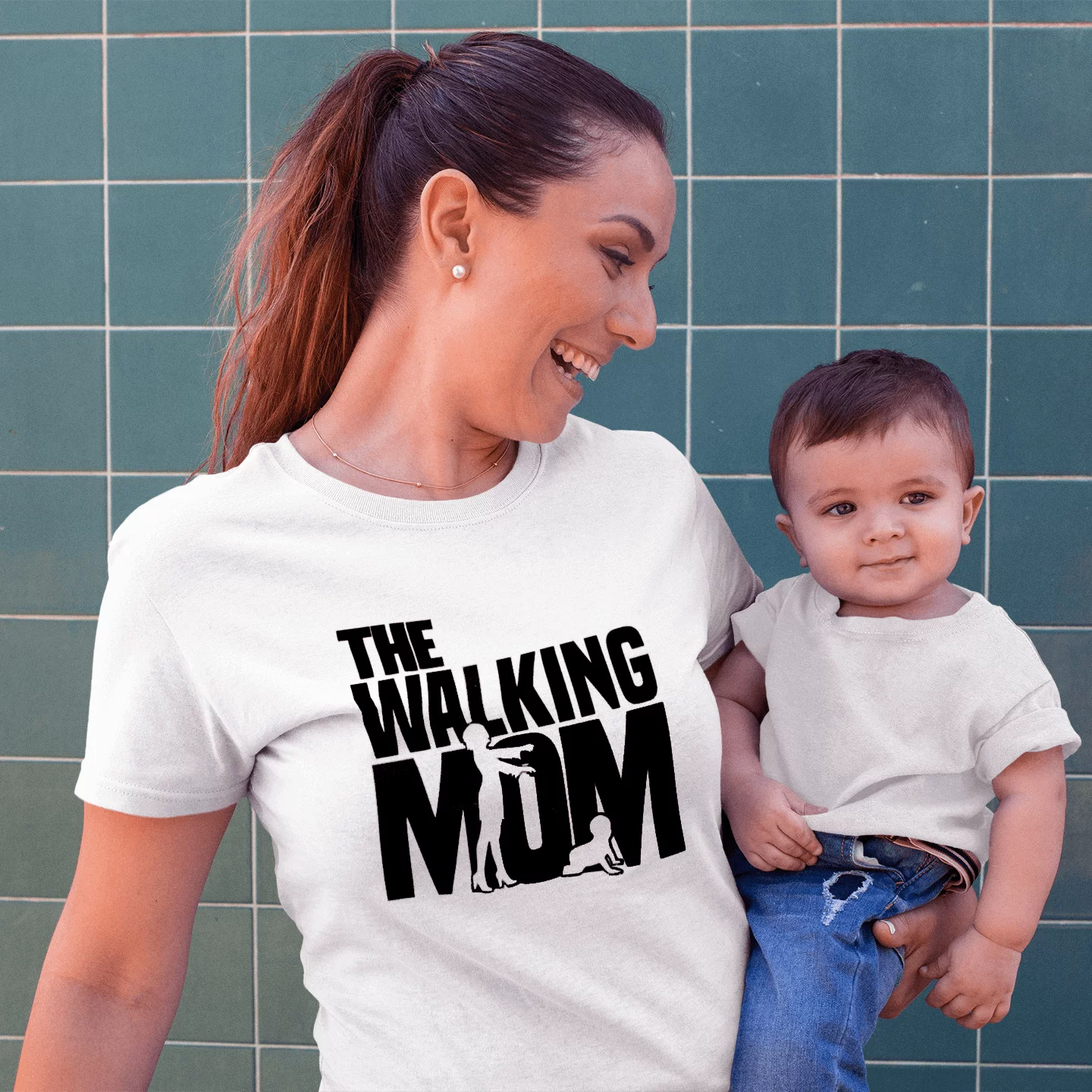 Moteriški marškinėliai "The walking mom"